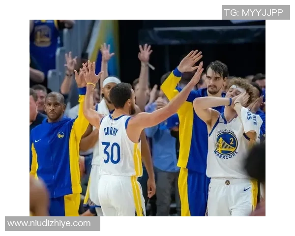 勇士与开拓者激战四月决战季后赛精彩回顾与分析